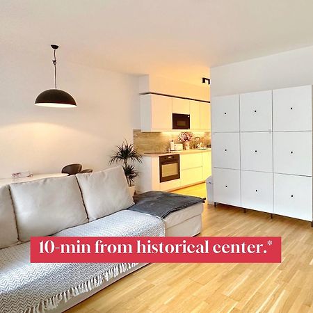 Apartment With Free Parking In Praga Exterior foto