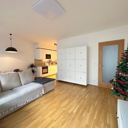 Apartment With Free Parking In Praga Exterior foto