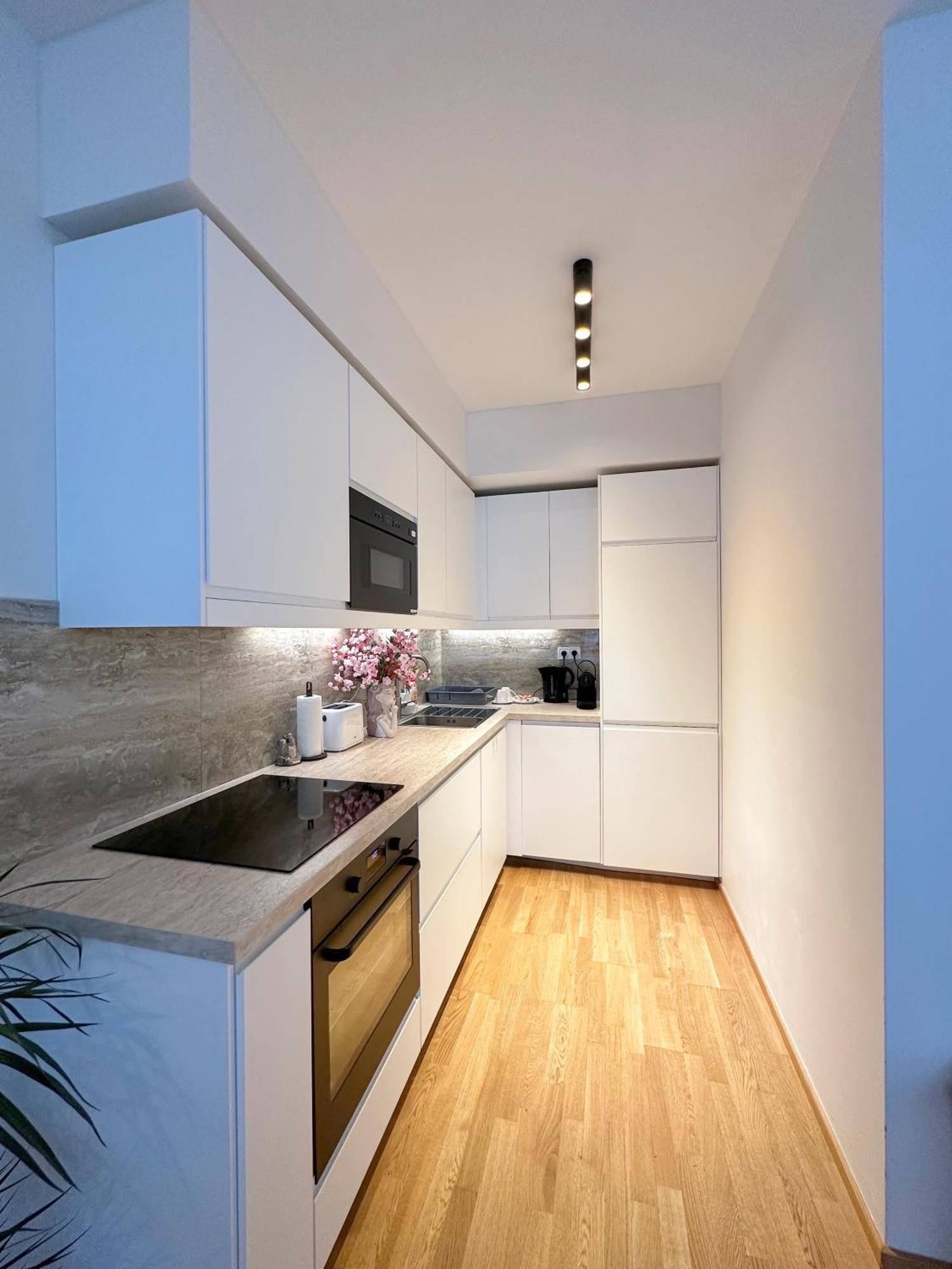 Apartment With Free Parking In Praga Exterior foto